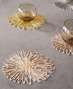 Yacht table settings